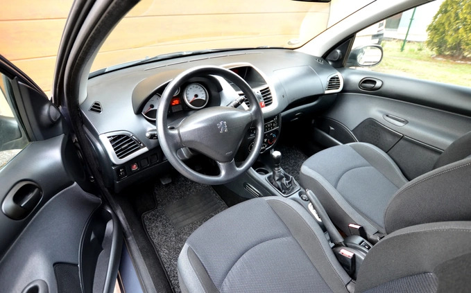 Peugeot 206 plus cena 12700 przebieg: 190000, rok produkcji 2010 z Pilawa małe 29